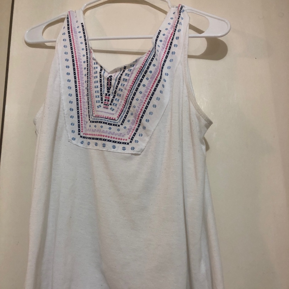 Sleeveless shirt